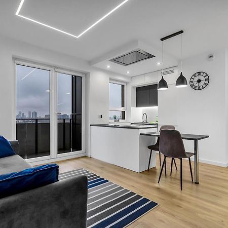 12Th Floor Wola Modern Apartment وارسو المظهر الخارجي الصورة