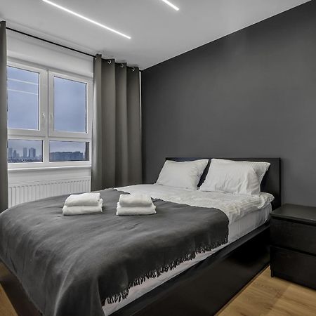 12Th Floor Wola Modern Apartment وارسو المظهر الخارجي الصورة